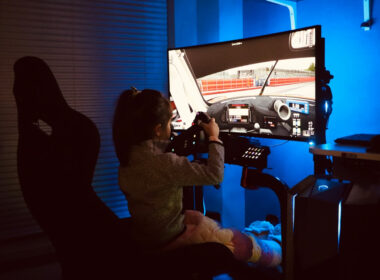 Pierwsza kierownica do simracingu – jak zacząć swoją przygodę?